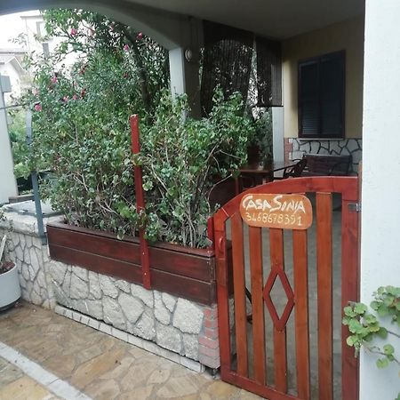 Casa Vacanze Sonia Apartment Амелиа Екстериор снимка