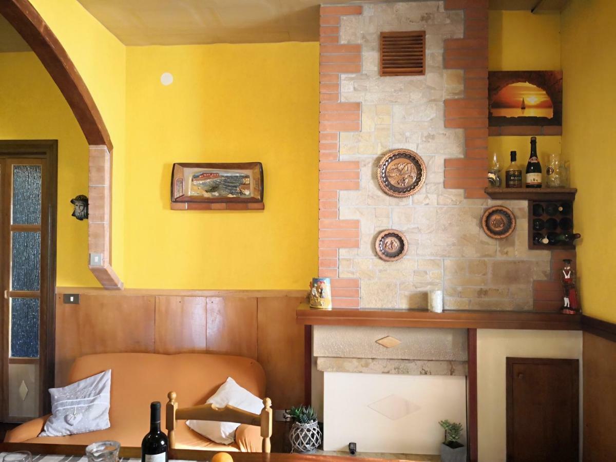 Casa Vacanze Sonia Apartment Амелиа Екстериор снимка