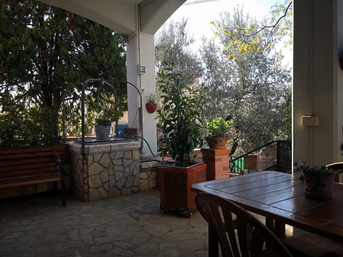 Casa Vacanze Sonia Apartment Амелиа Екстериор снимка